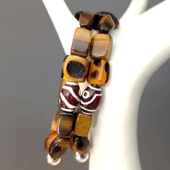 Pair of glass, bead and tiger's eye beaded stretch bracelets - Picture 1 of 12